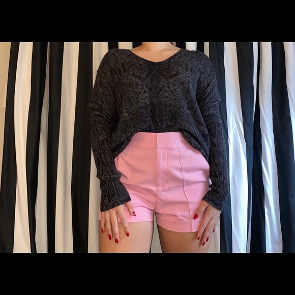 Sydney V-Neck Cashmere Sweater
360Cashmere - Picture 2 of 2